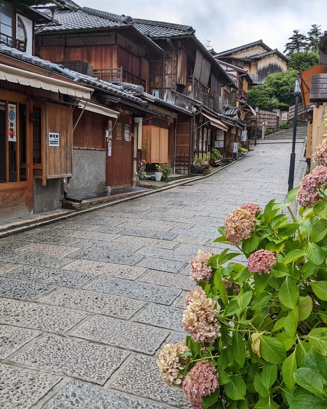 Ninenzaka walkway