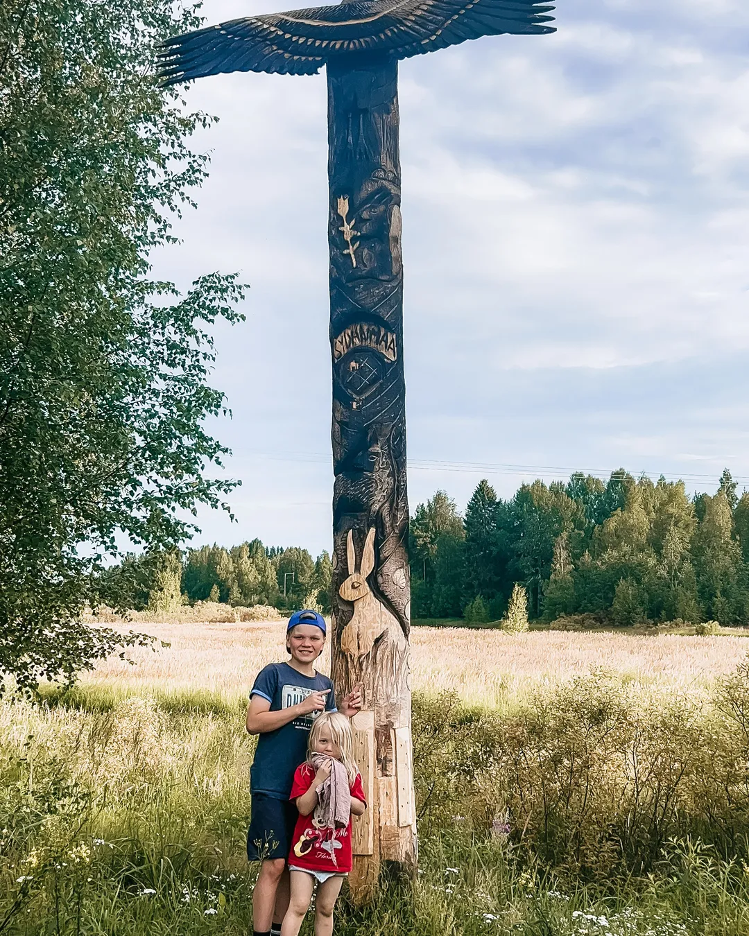 Sydänmaapaalut / Heartland Poles