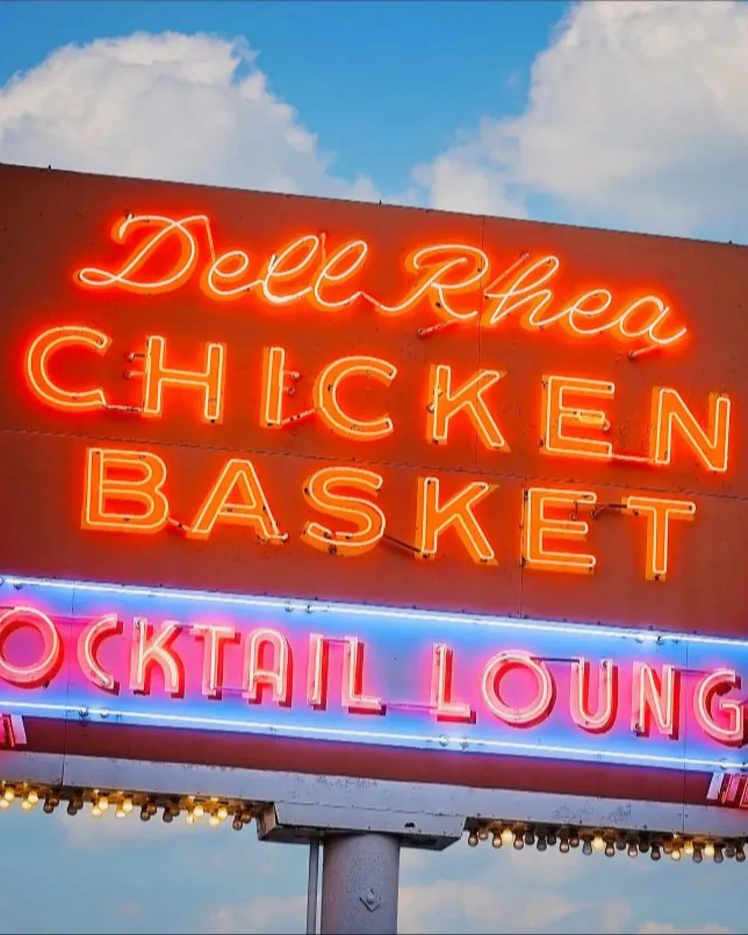 Dell Rhea's Chicken Basket