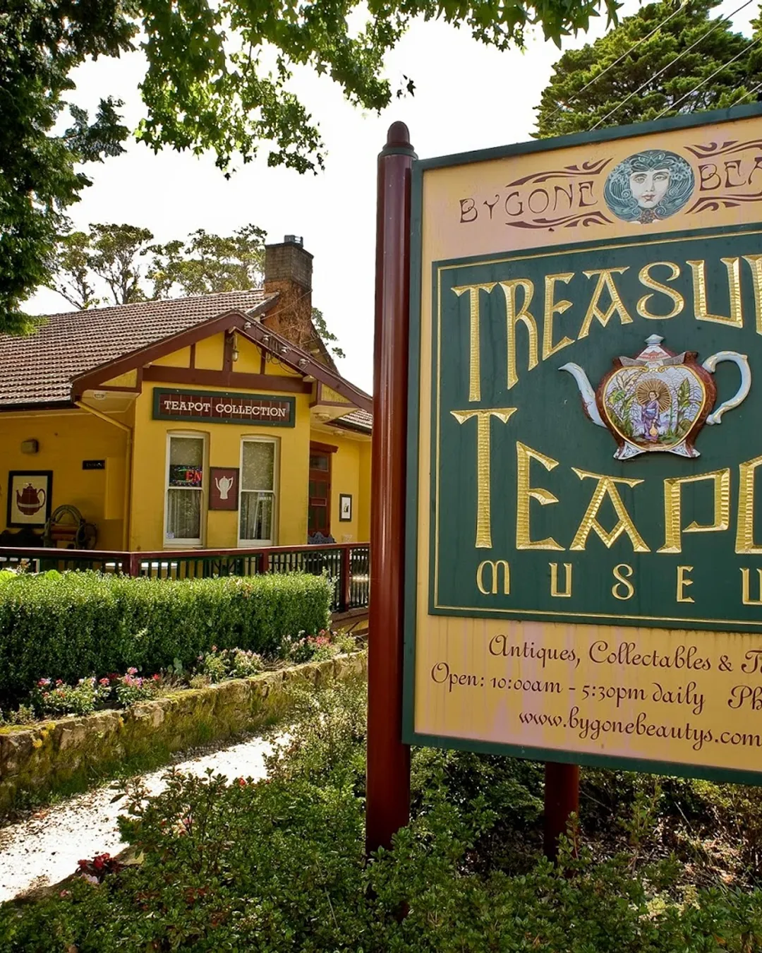 Bygone Beautys Treasured Teapot Museum & Tearooms