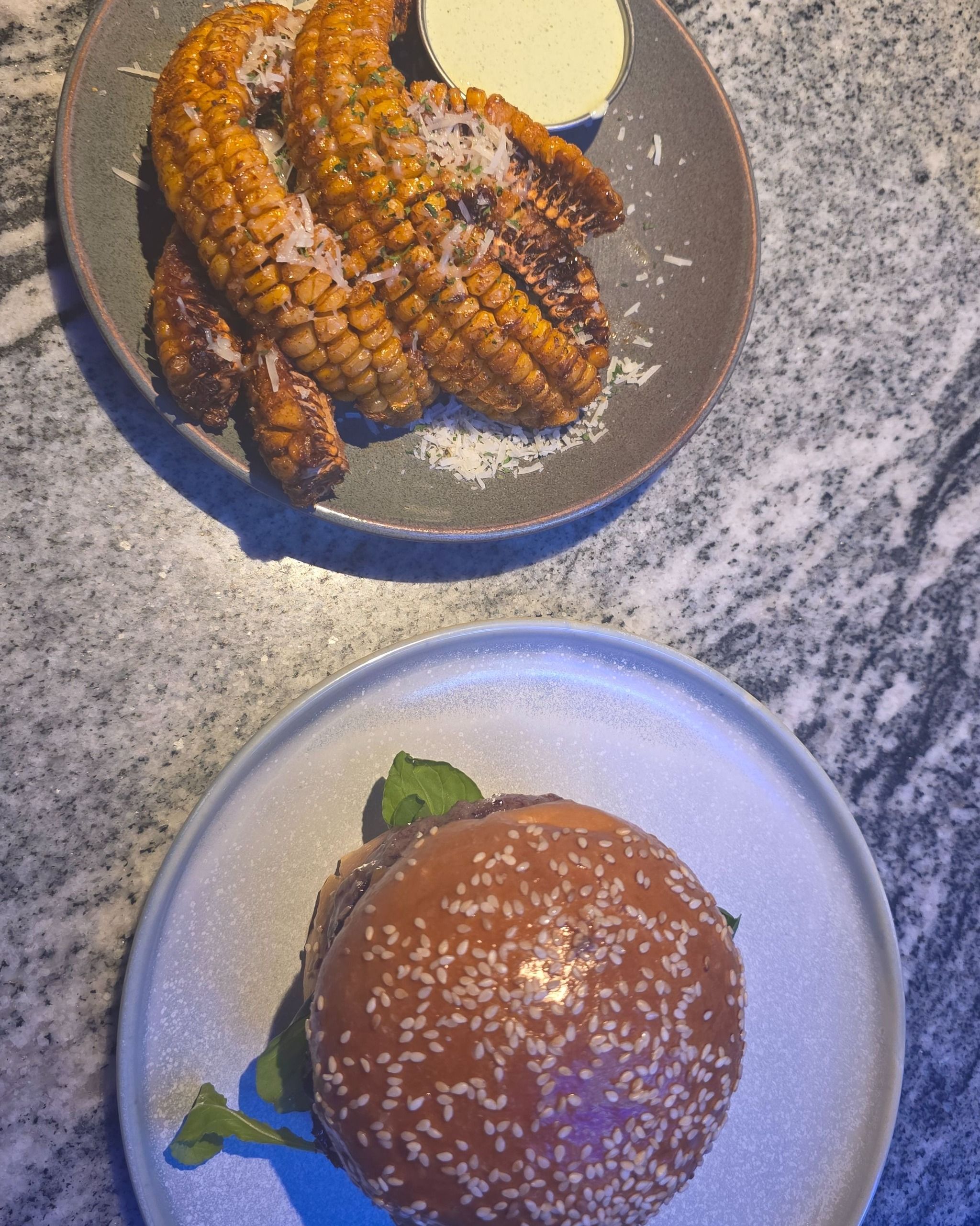Beast & Butter : Burgers & Beers (Thong Lo)