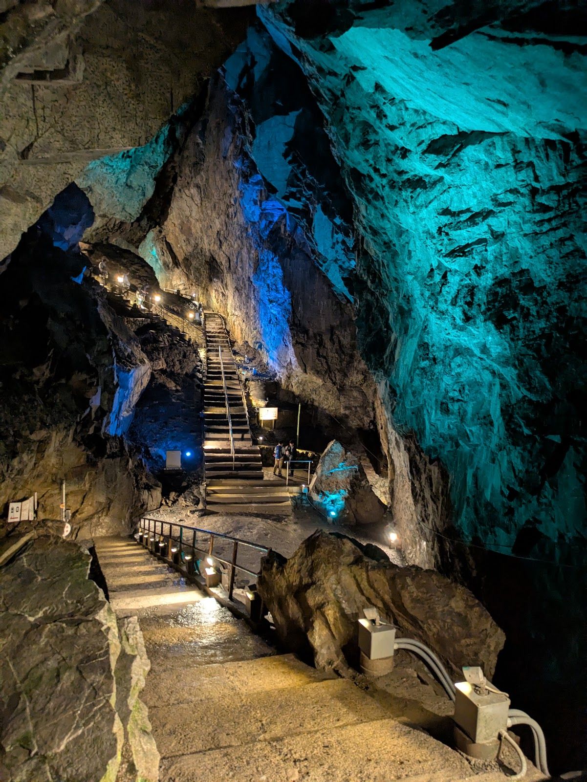 Nippara Limestone Caves