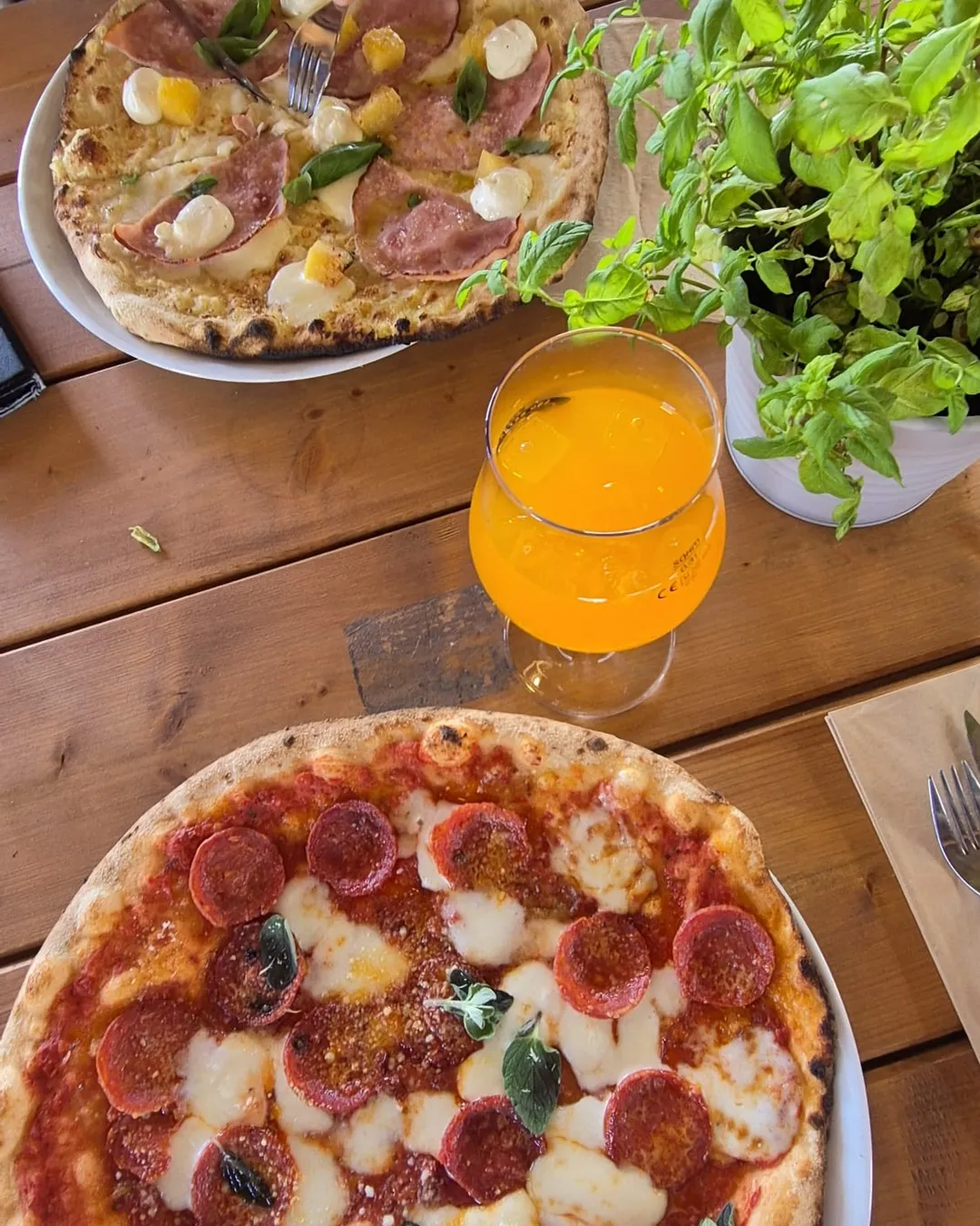 Zaké Pizzeria & Wine Bar