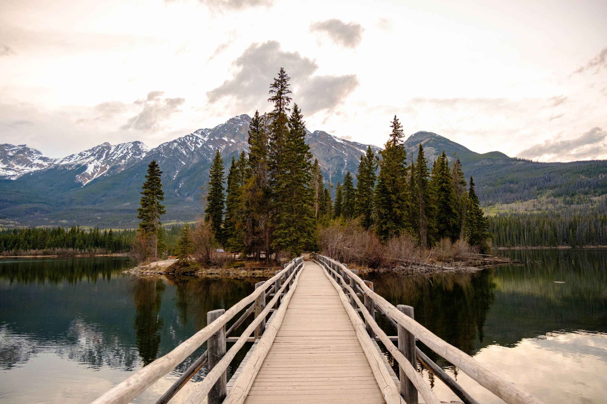 Pyramid Lake Loop - Canadian Rockies, Canada - Rexby