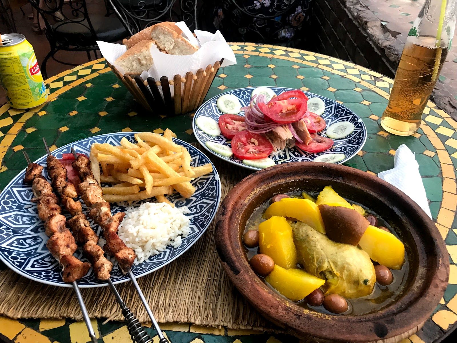 Le grand balcon du café glacier