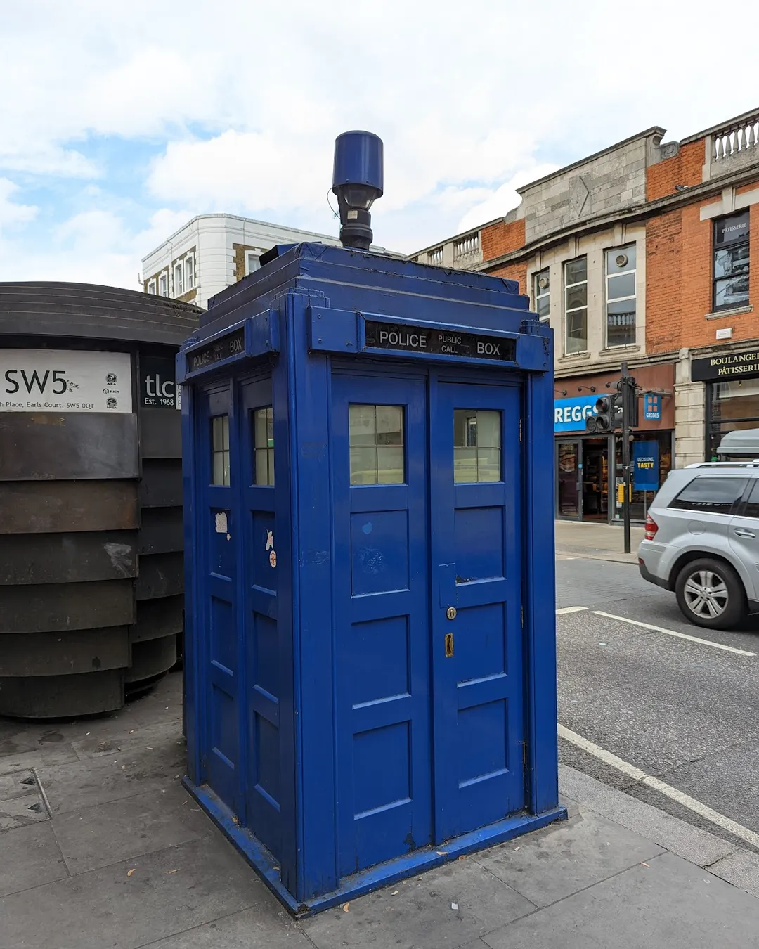 TARDIS (Cabine de polícia de Earls Court)