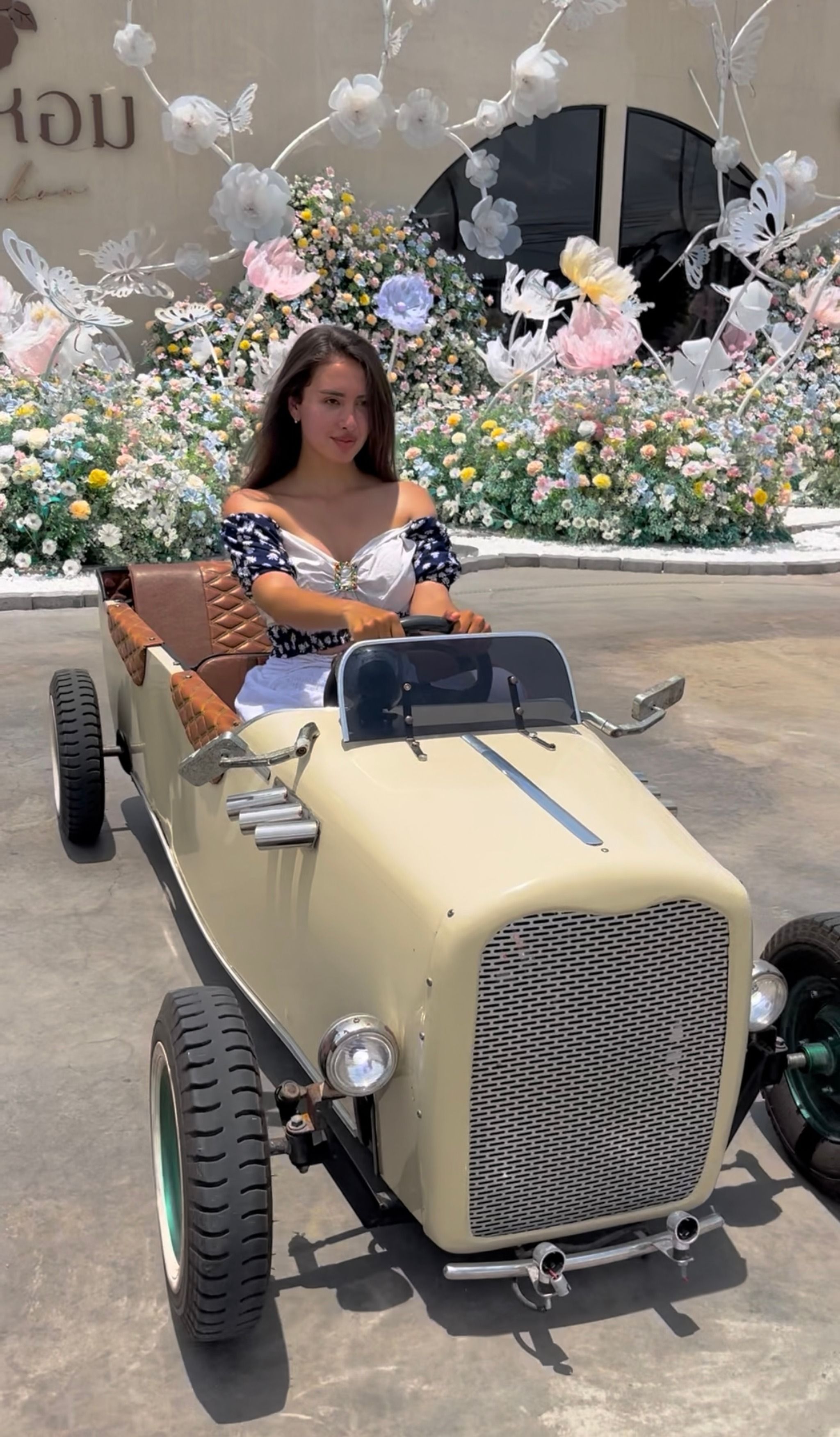 Cafe with mini vintage cars to ride