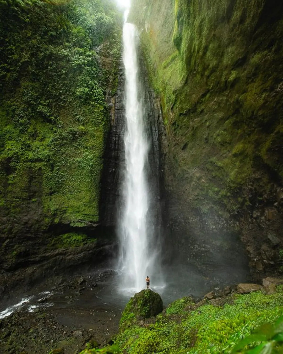 Kabut Pelangi Waterfall