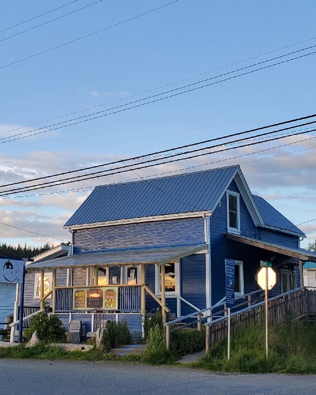 Coho Joe Cafe & BnB - Vancouver Island, Canada - Rexby