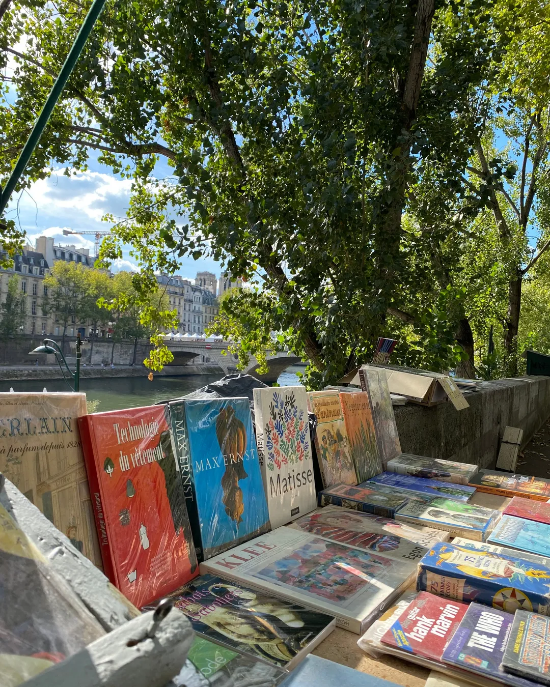 Seine Stalls (Les Bouquinistes)