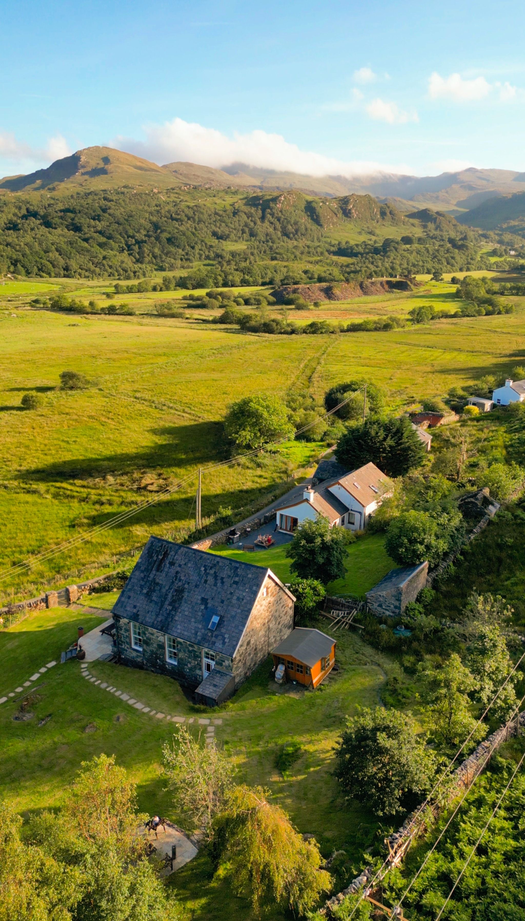 Charming Chapel Retreat (Plas Hafan)