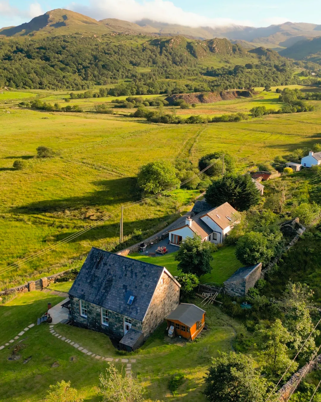 Charming Chapel Retreat (Plas Hafan)