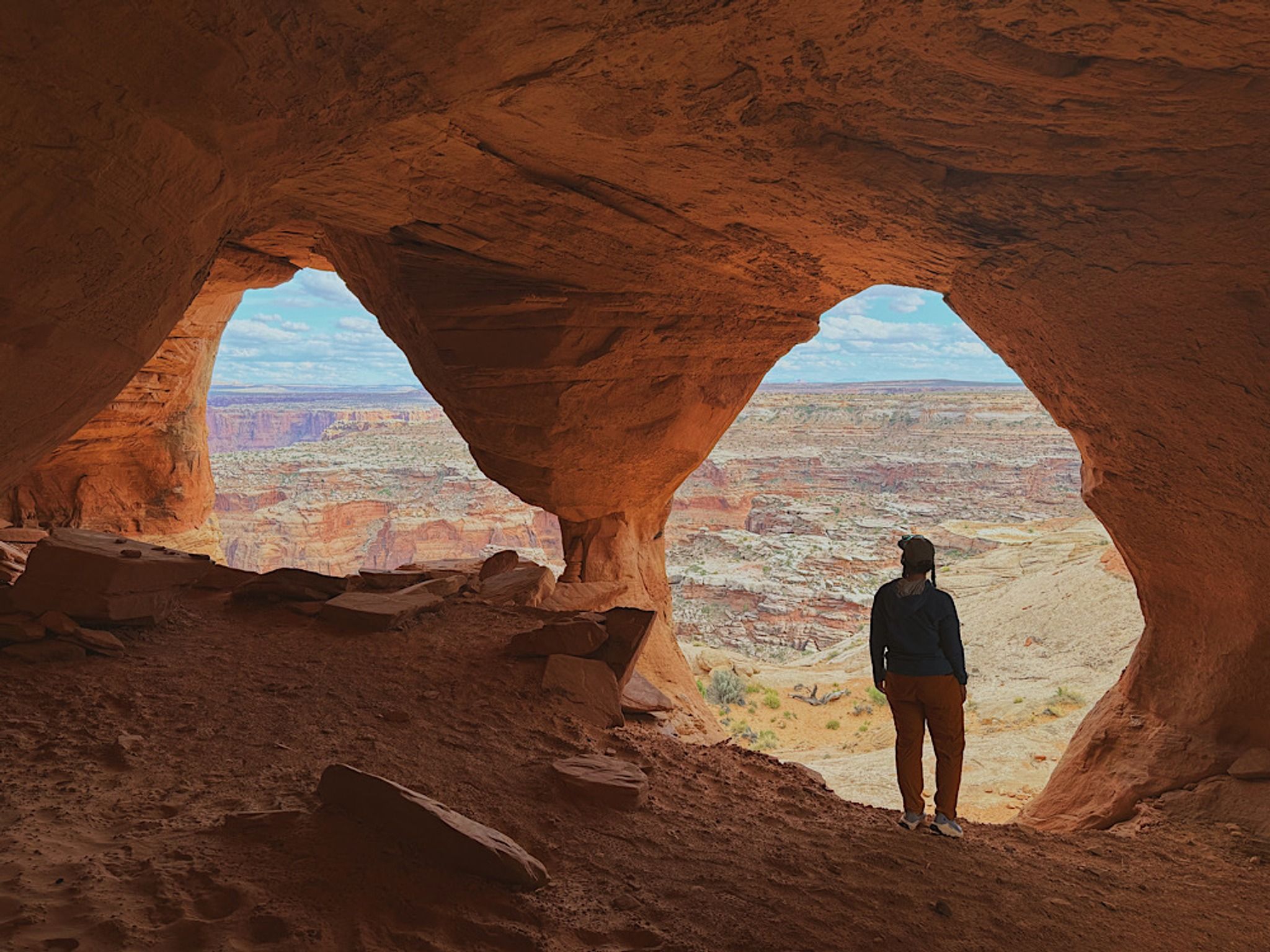 Colonnade Arch Trailhead