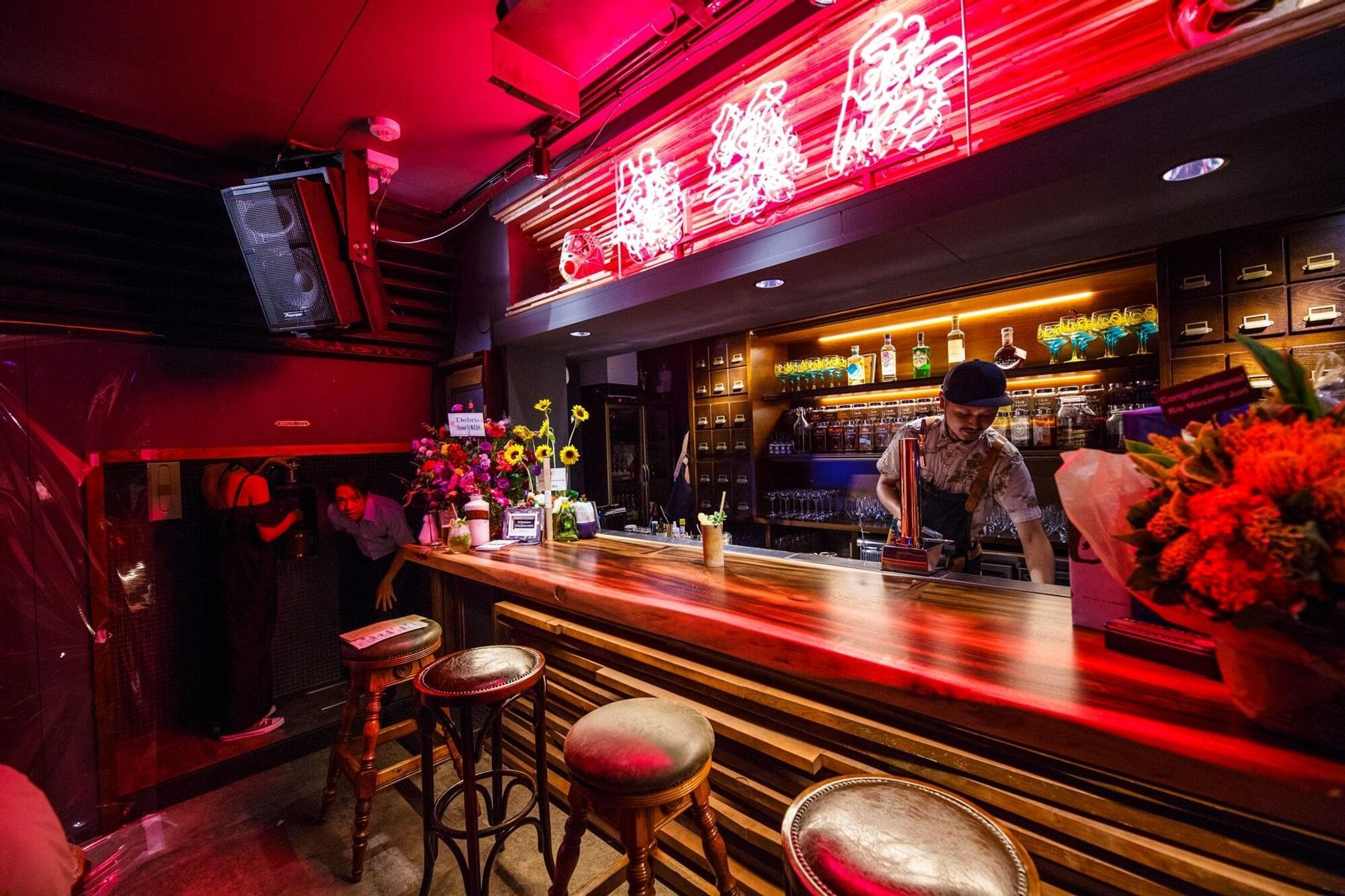 Débris / P.B. Restaurant