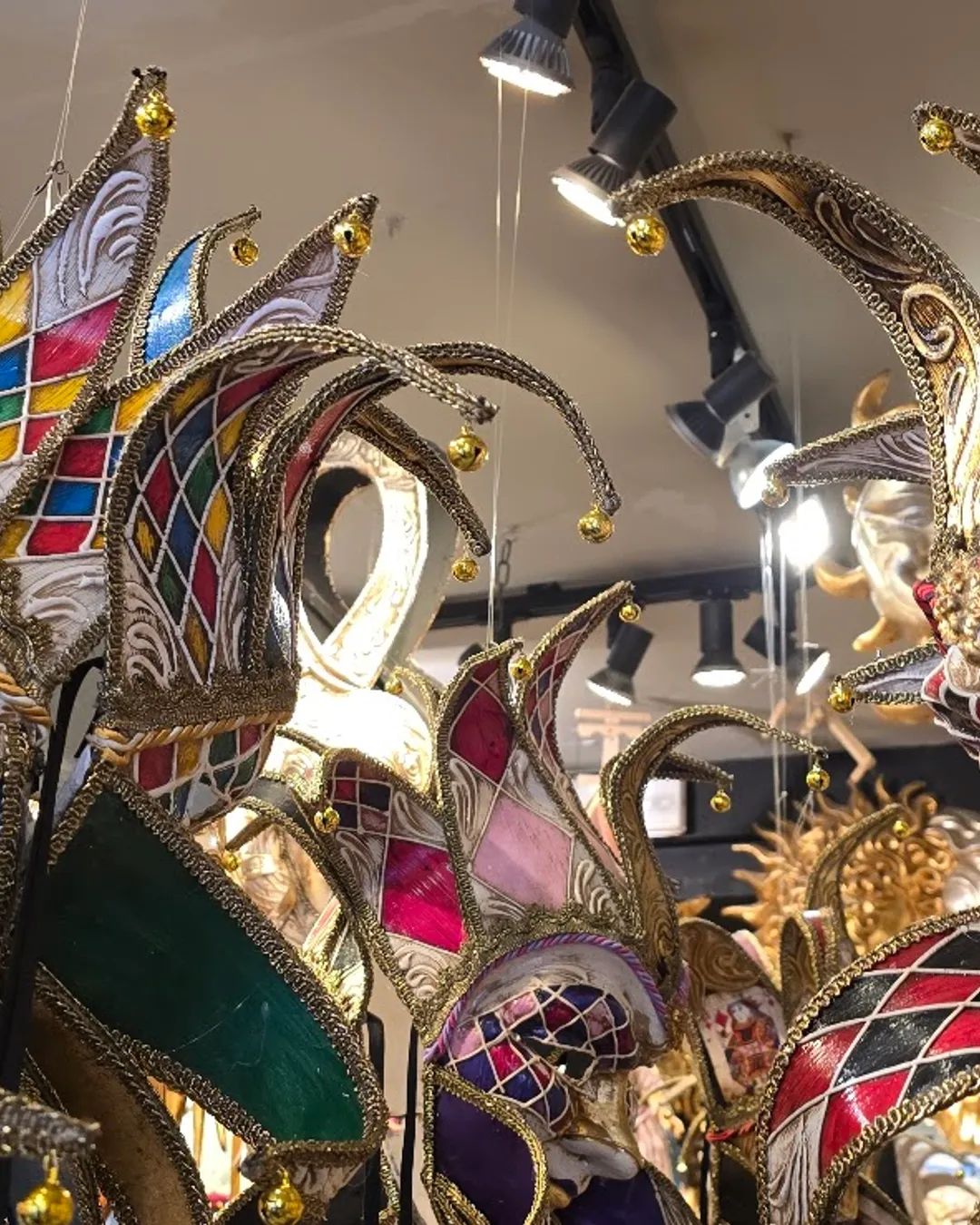 Ca’ del Sol – Where Masks Are Still Made by Hand