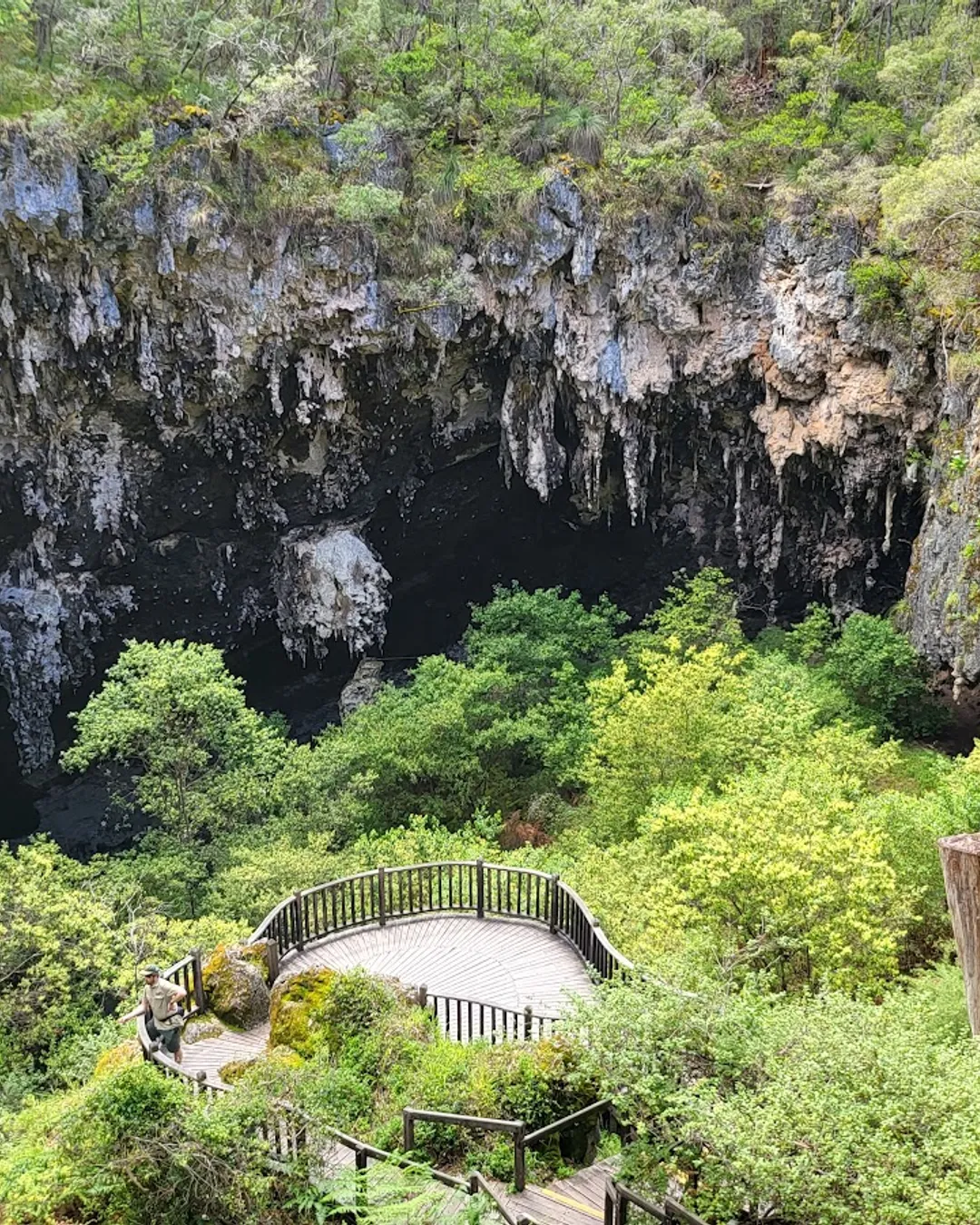 Lake Cave