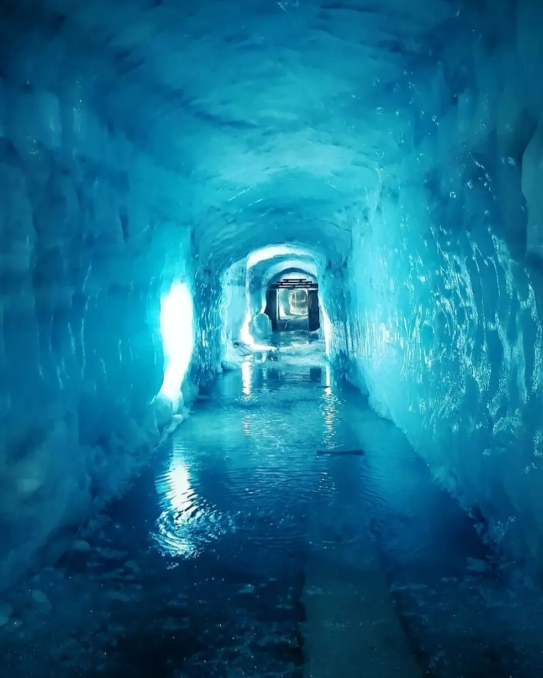 Into the Glacier - Langjökull Glacier