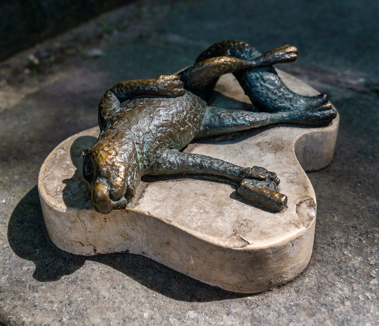 Dead Squirrel mini statue by Kolodko