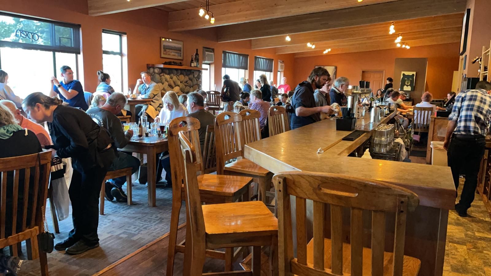 Madison Crossing Lounge