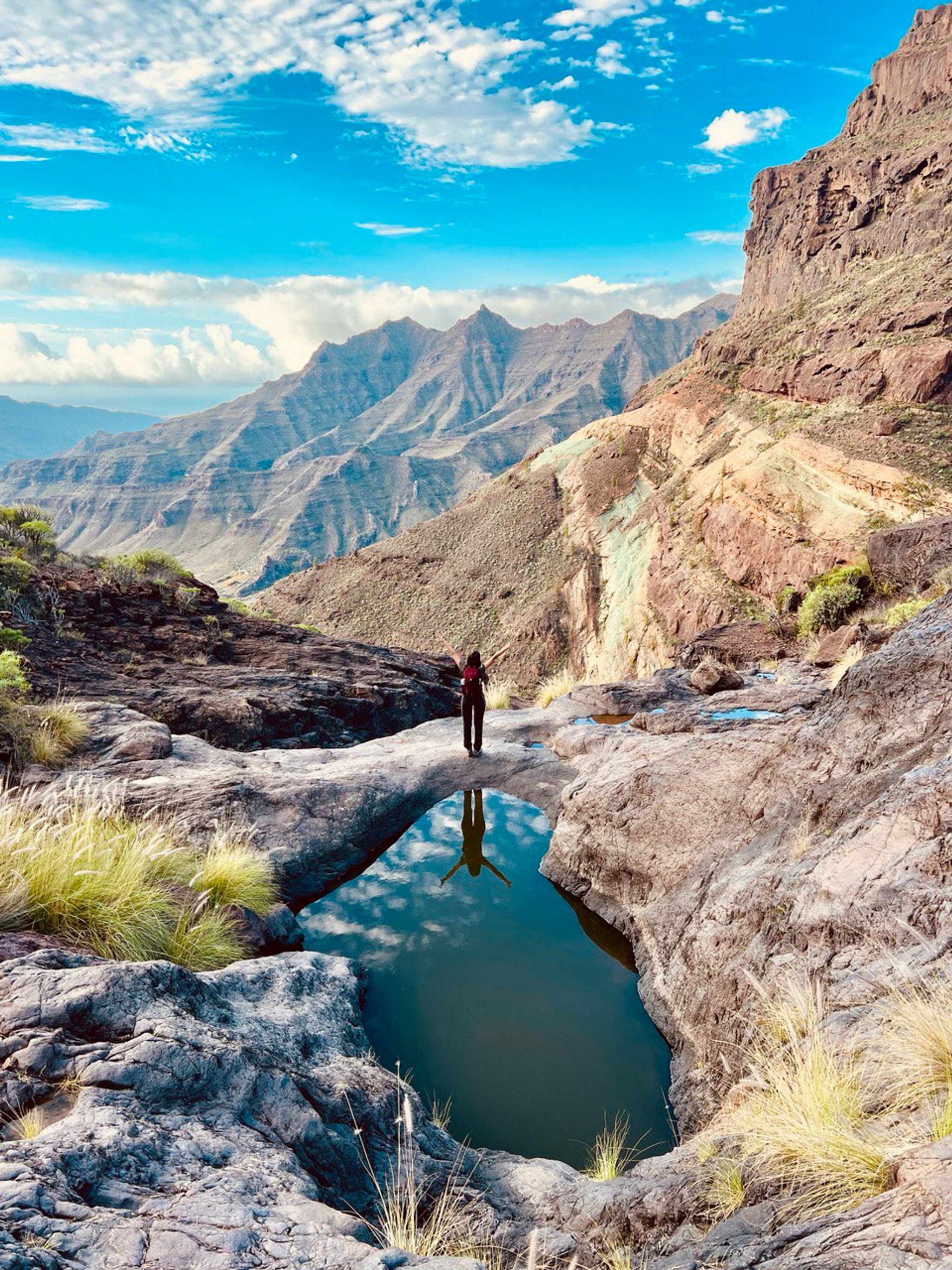 Los Azulejos De Veneguera (Montagne Arcobaleno)