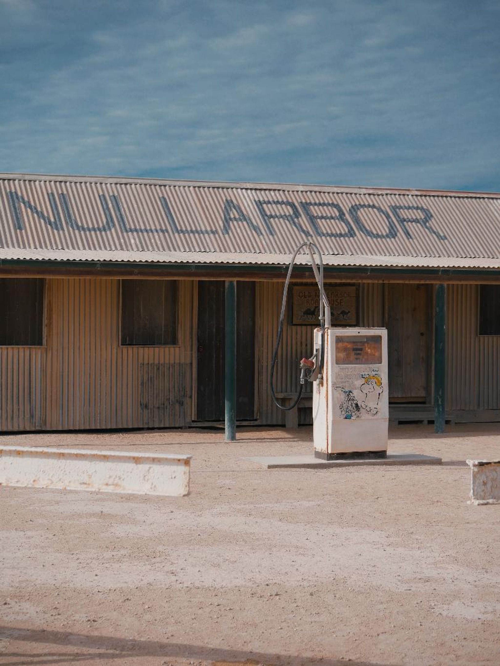 Nullarbor Roadhouse – Iconic Stop & Camp