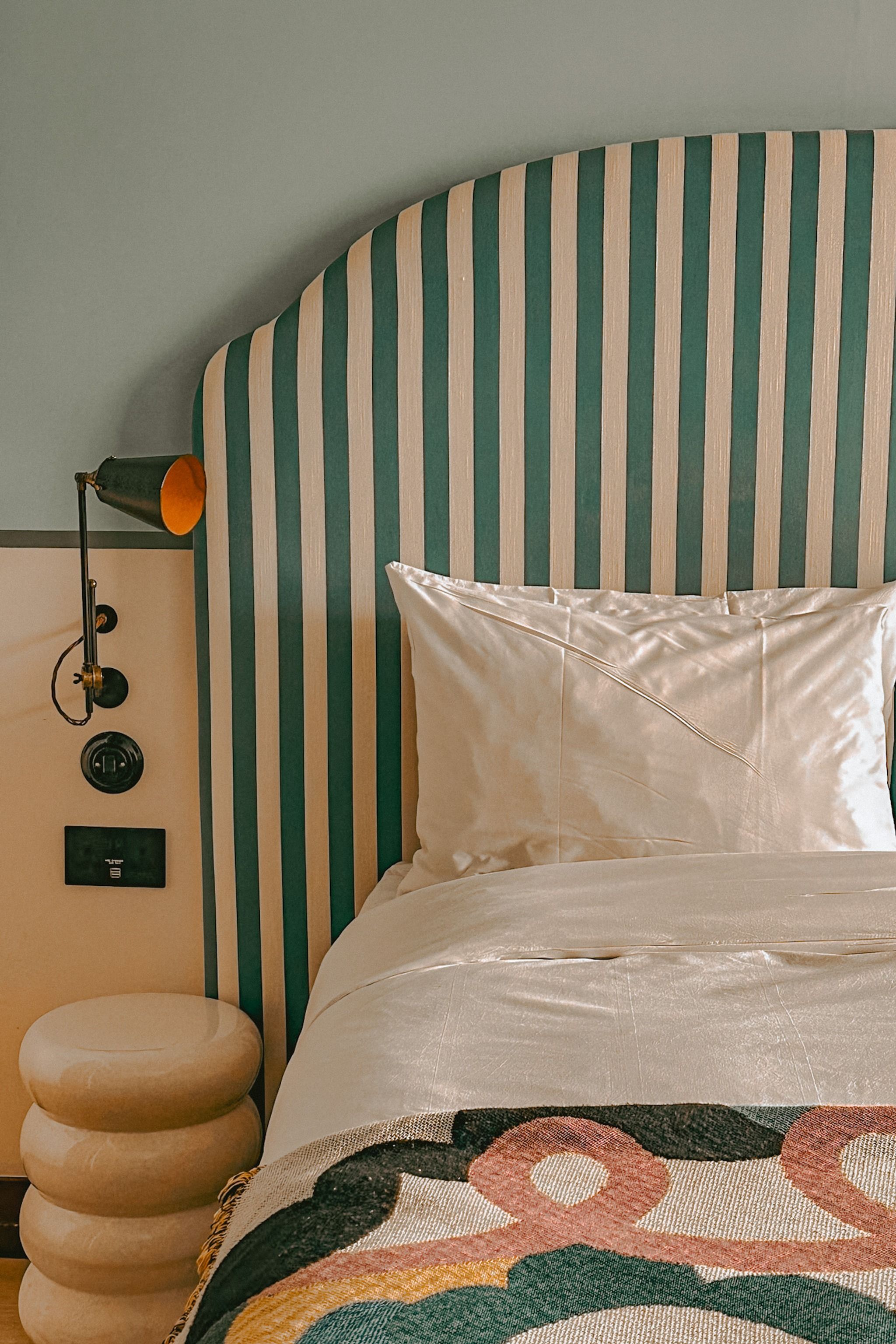 room2 Chiswick hometel