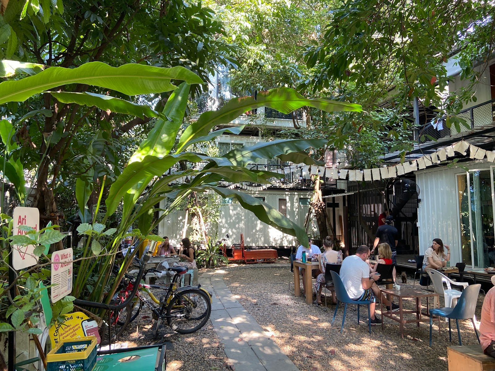 The Yard Hostel Bangkok