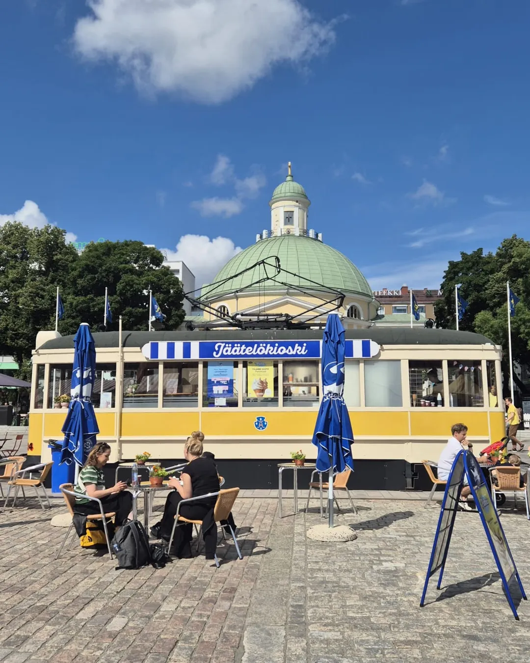 Jäätelöratikka (Ice Cream Tram)