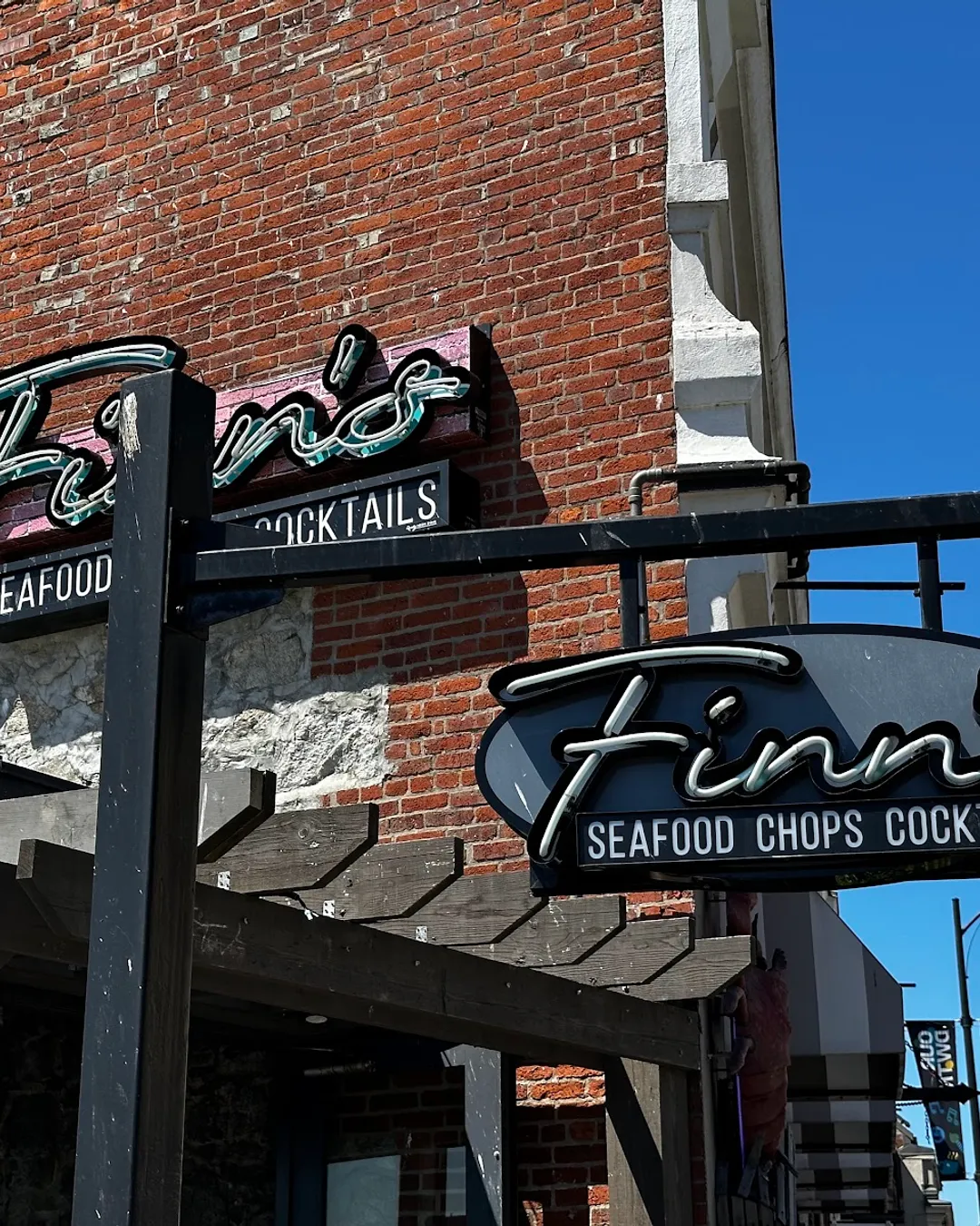 Finn's Seafood Chops Cocktails