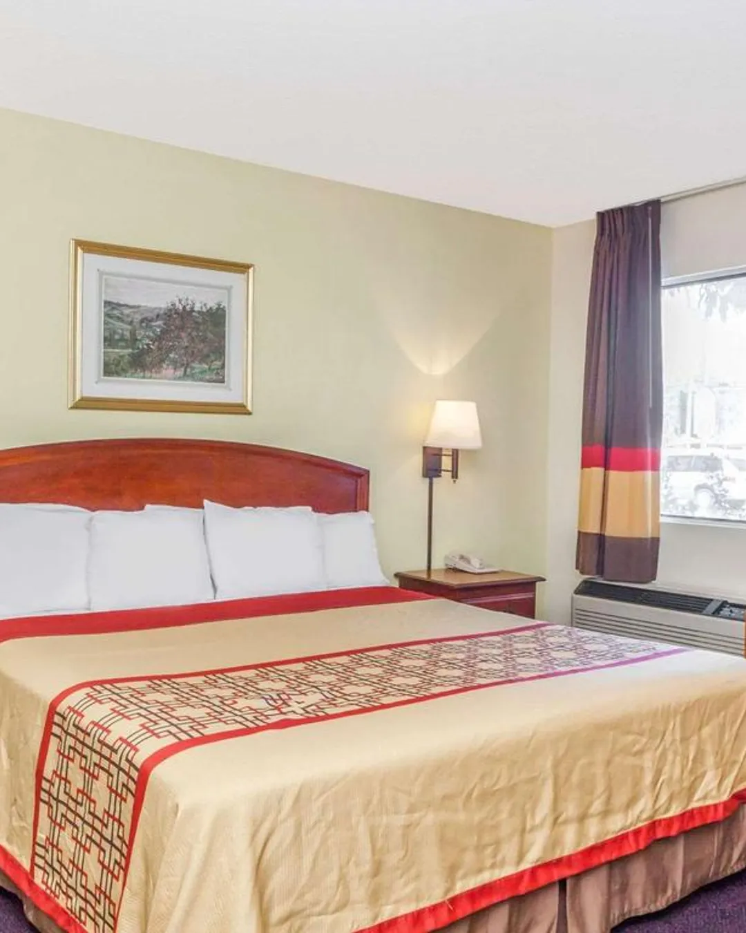 Super 8 by Wyndham Bakersfield/Central
