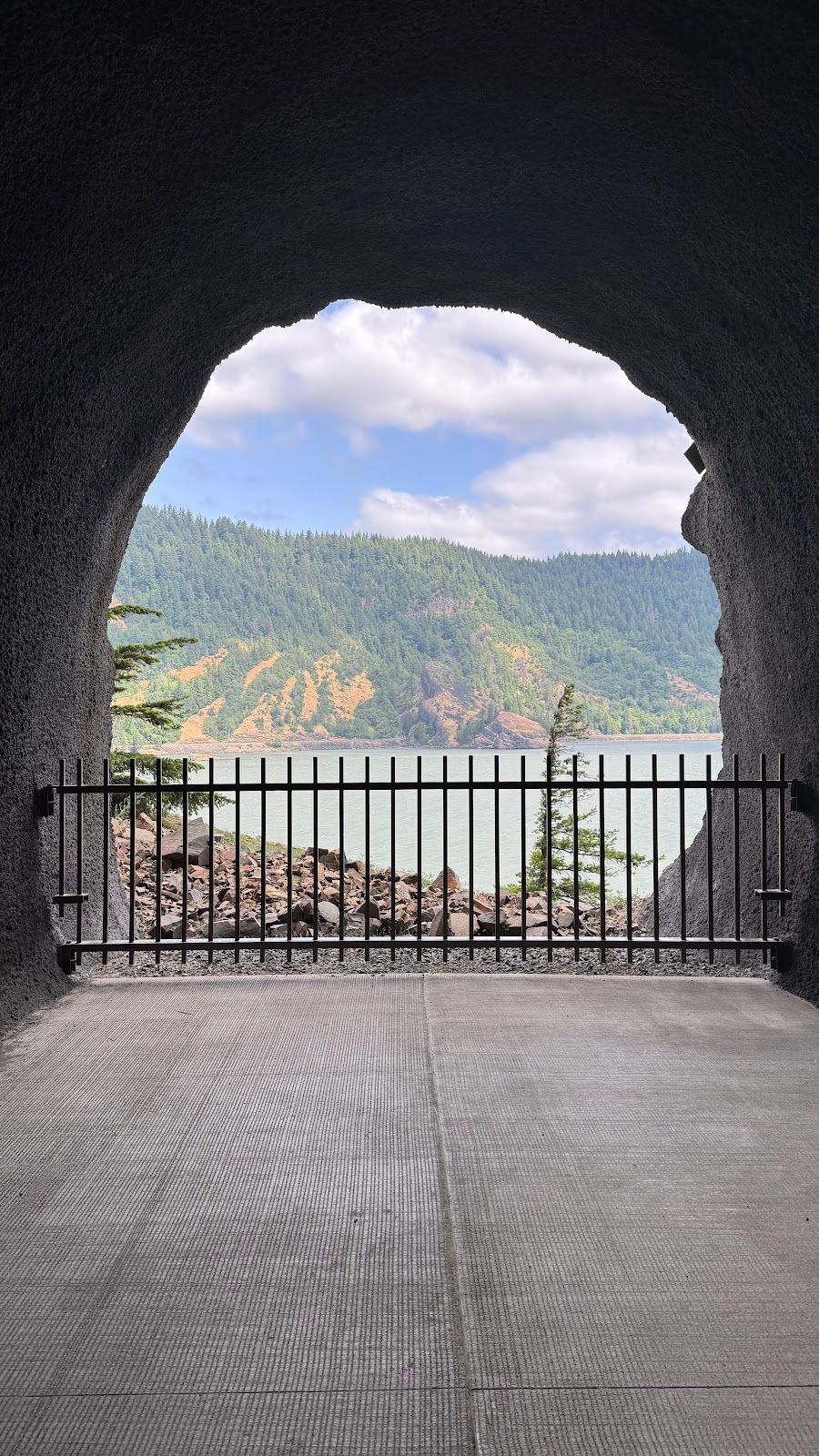 Mitchell Point Tunnel - Oregon, United States - Rexby