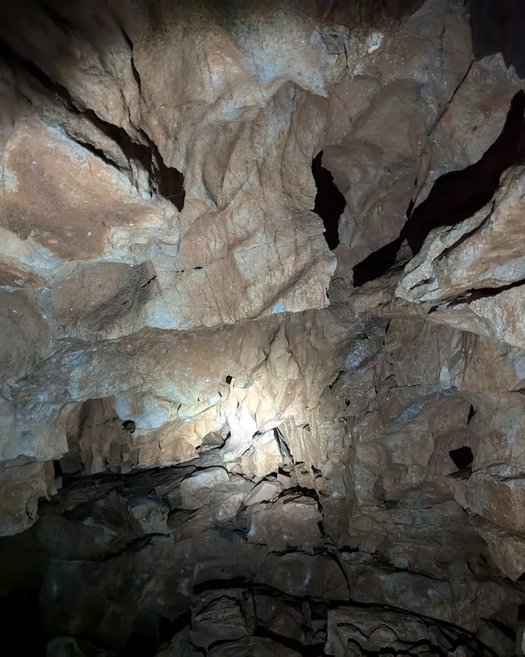 山バガ Jomon Limestone Cave - Rural Travels, Japan - Rexby