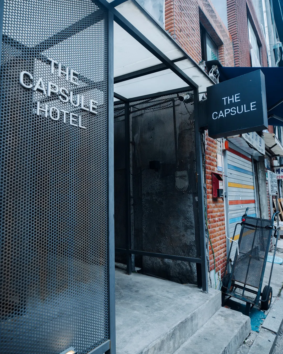 THE CAPSULE Myeongdong (더캡슐 명동)