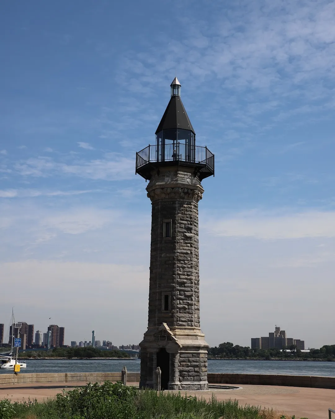 Roosevelt Island Lighthouse