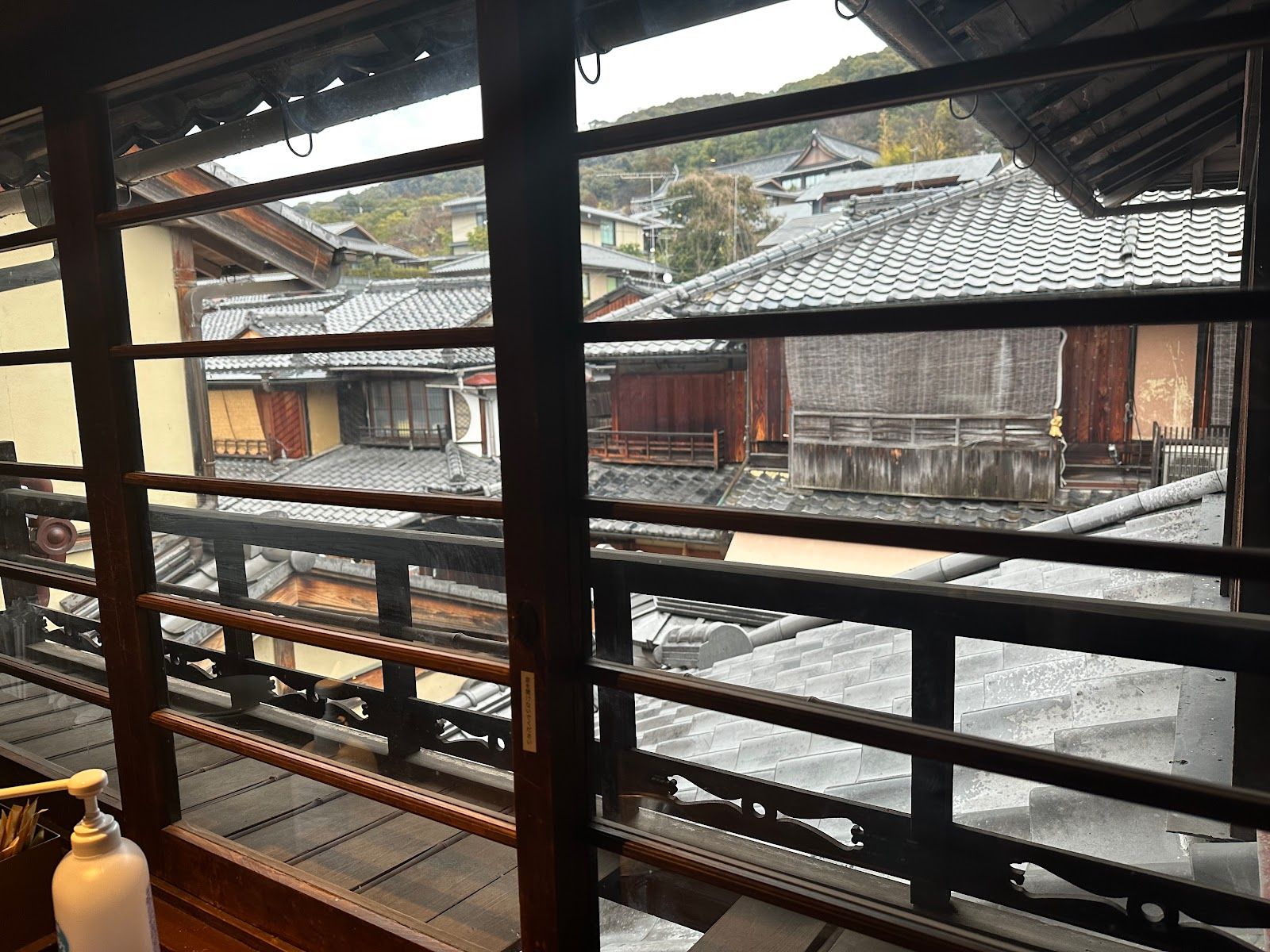 Starbucks Coffee - Kyoto Nineizaka Yasaka Chaya - Japan - Rexby