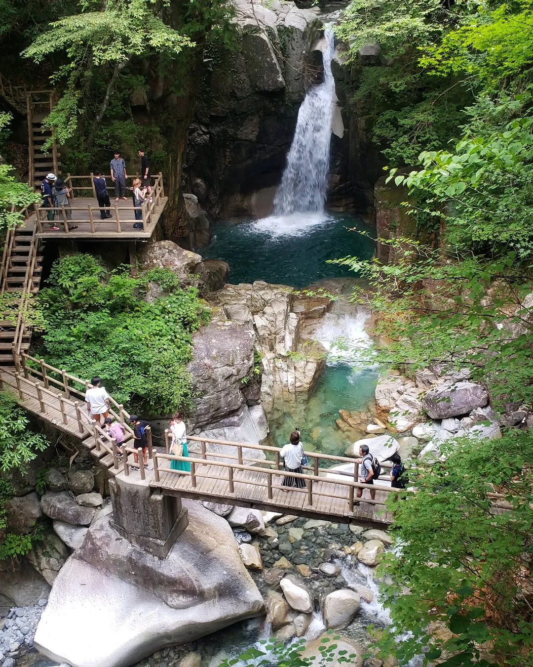 Ryujinno Falls