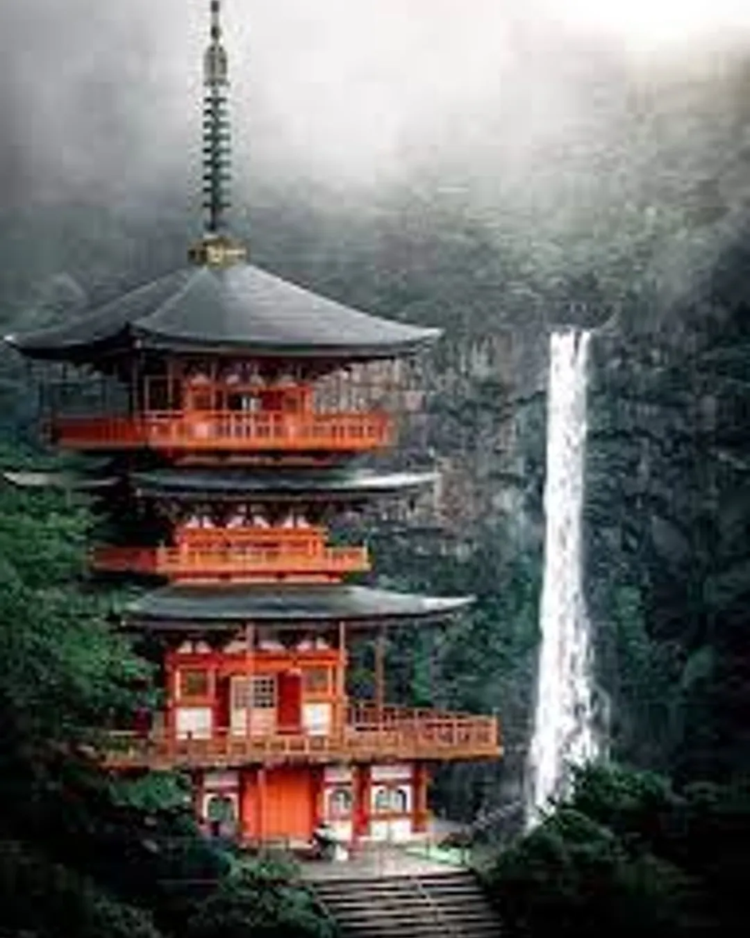 Seianto-ji Temple Sanjuno-to 3-Storied Pagoda