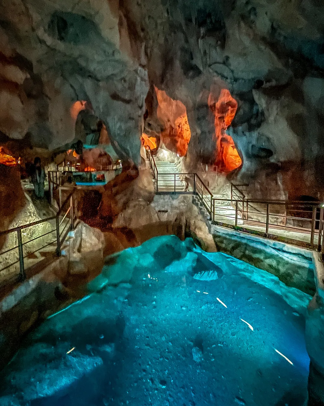 the archaeology underwater caves(専門書) the archaeology underwater caves(専門書) the archaeology