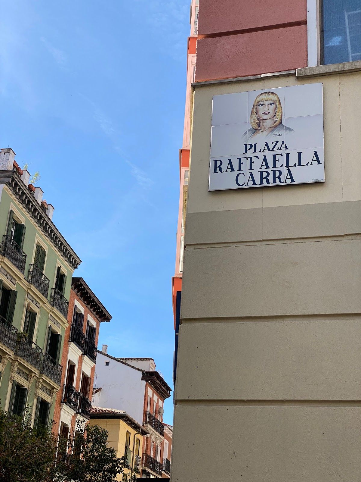 Piazza Raffaella Carrà