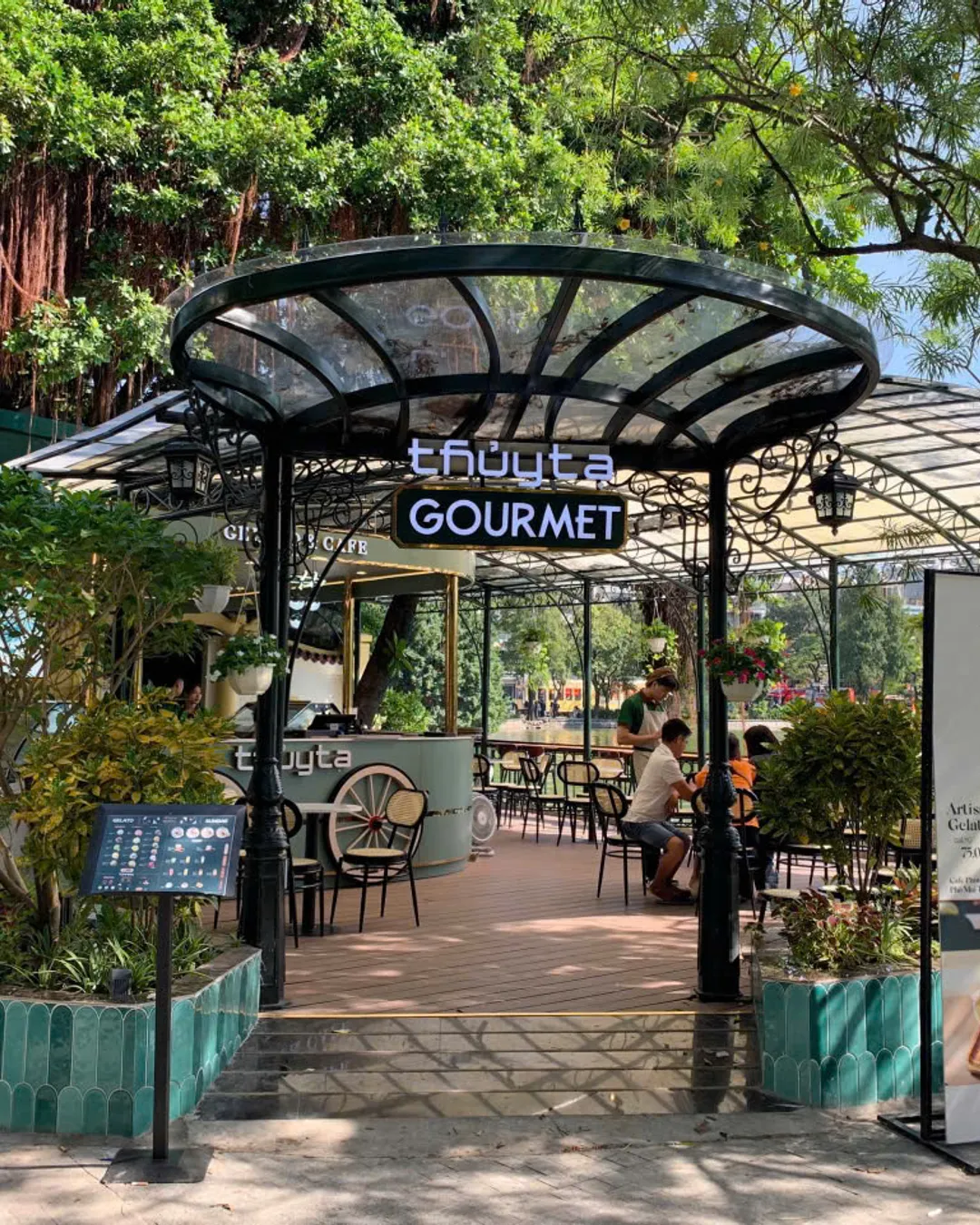 Thuỷ Tạ Gourmet Gelato & Cafe