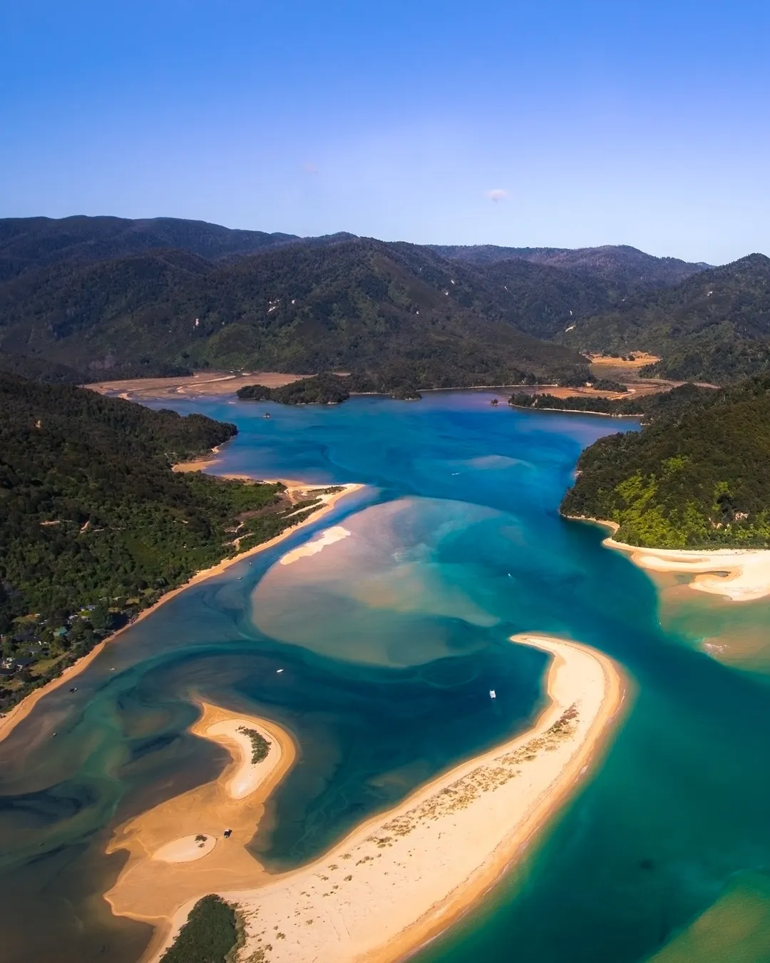 Flight over Abel Tasman 