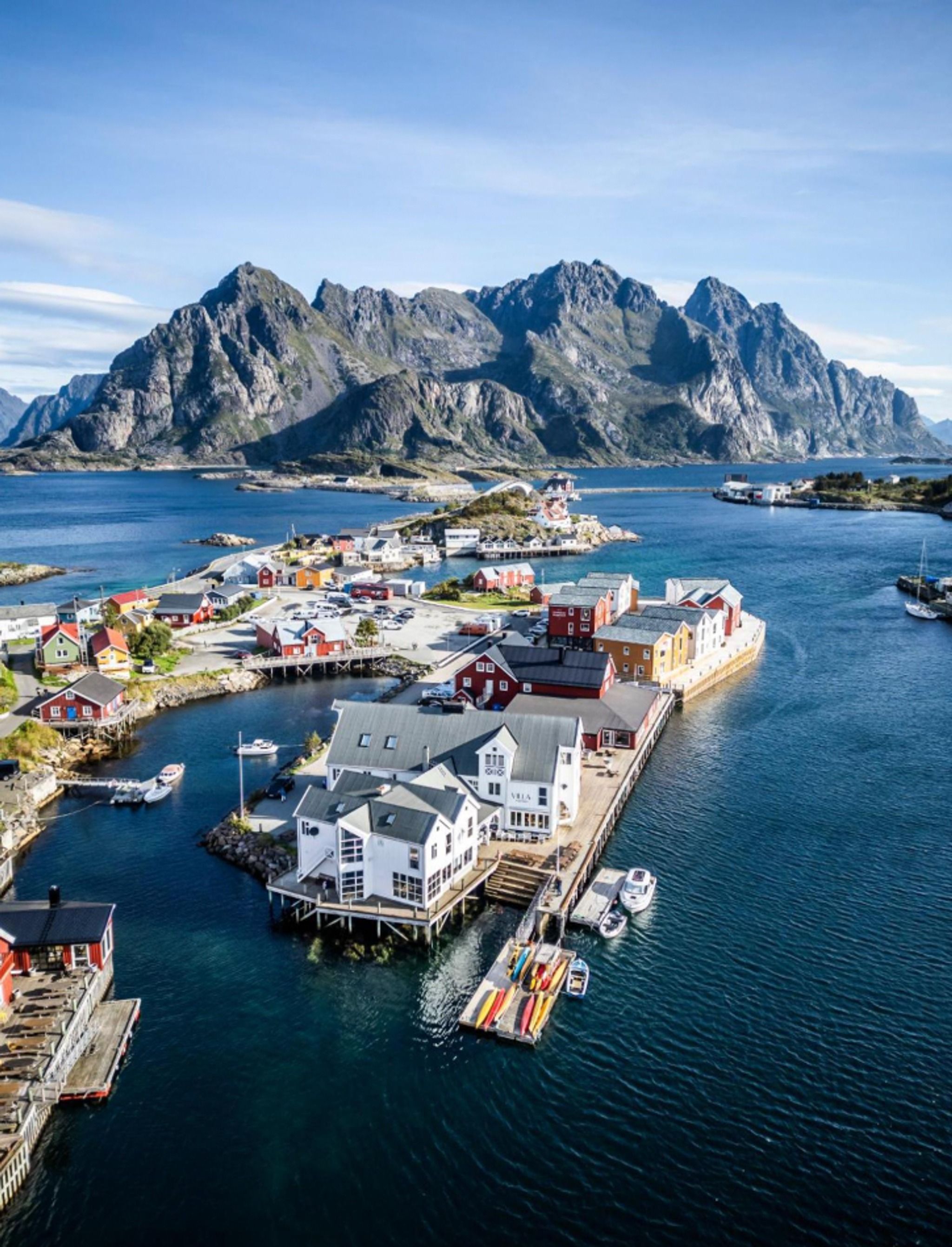 Henningsvær Bryggehotell - by Classic Norway Hotels